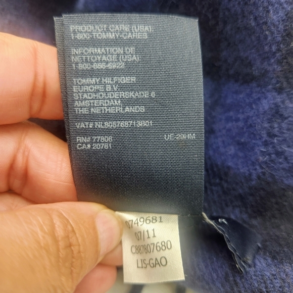 Tommy Hilfiger Unisex Shire Buffalo Check Wool Blend Navy And Black Long Scarf - Picture 6 of 7